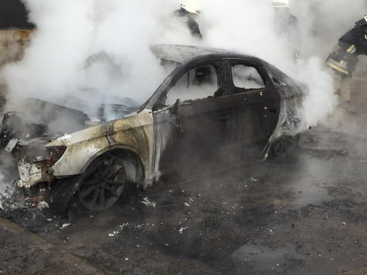 У Дніпрі дівчині спалили автівку на 8 бе…