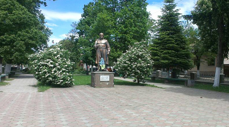 На Закарпатті перший монумент Шевченкові…