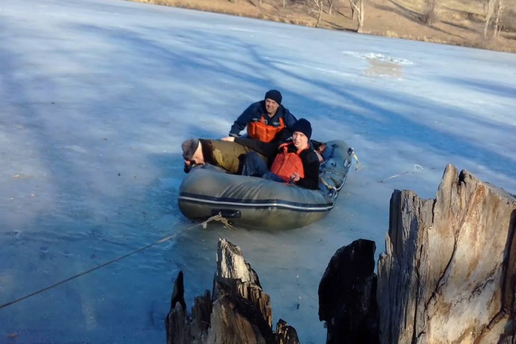 На Харківщині рибалка провалився під лід…