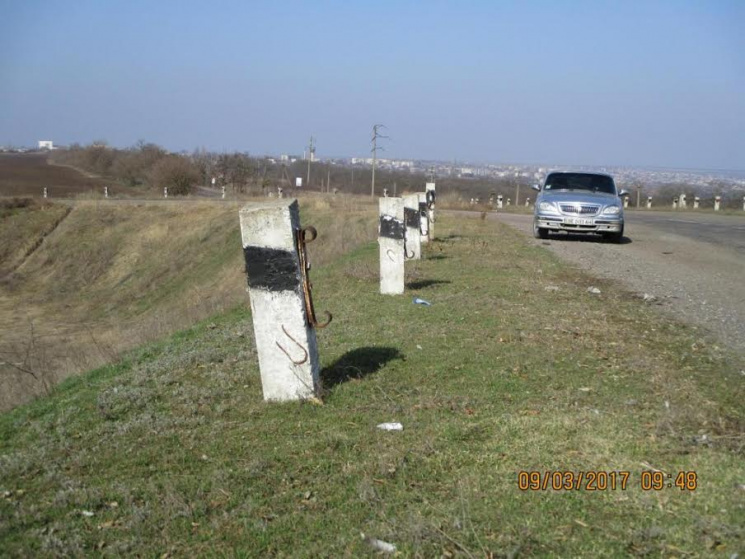 На Миколаївщині вандали знищили огородже…
