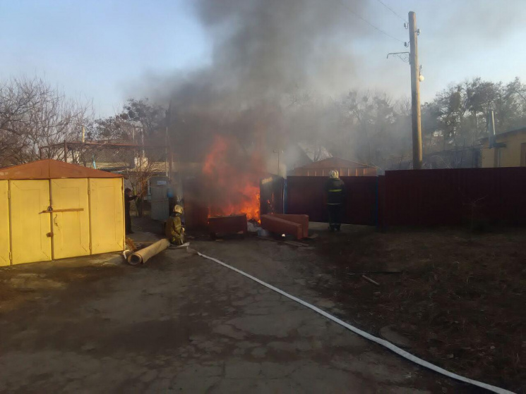 В Полтаве на Подоле сгорел гараж…