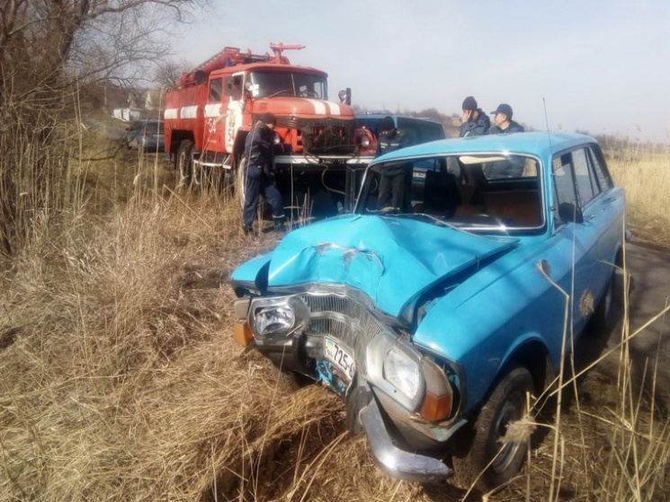 На Дніпропетровщині автівка врізалась у…