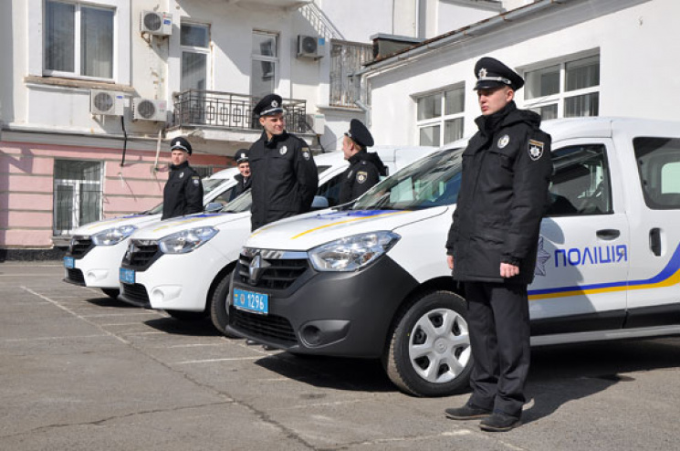 Городская власть Полтавы подарила полици…