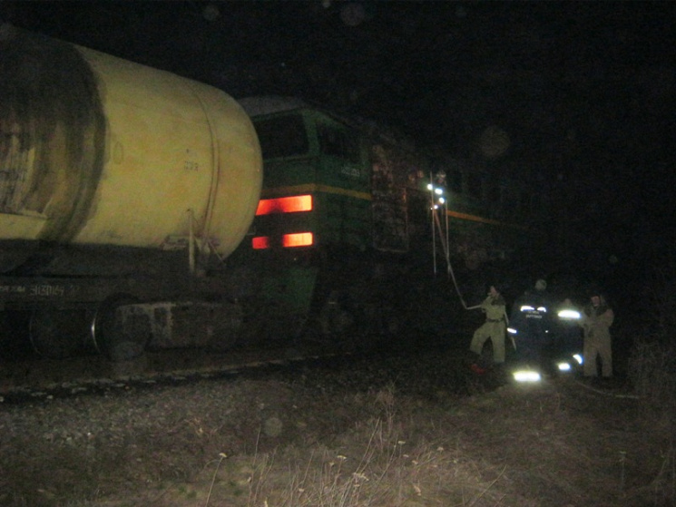На Херсонщині спалахнув вантажний потяг…
