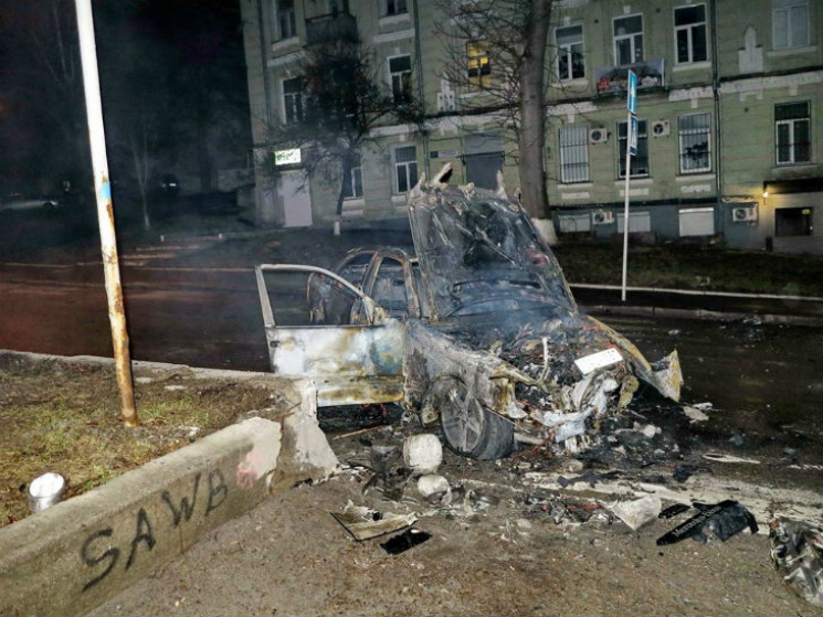 Адское ДТП: В Киеве автомобиль загорелся…