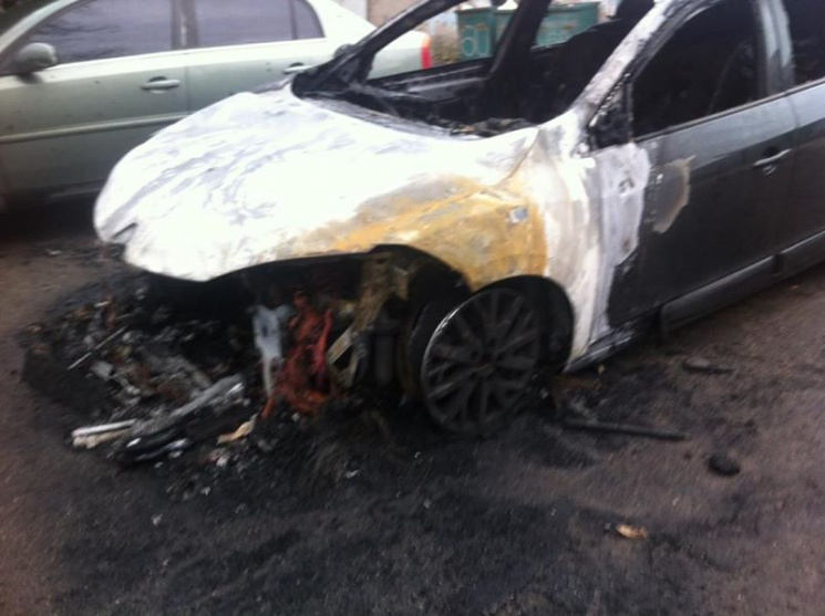 Херсонському активісту спалили авто…