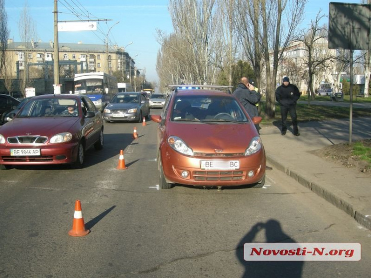 У Миколаєві автівка збила жінку на перех…