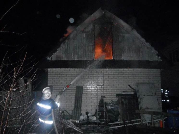 На Полтавщині пожежа знищила приватний г…