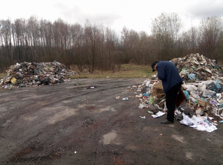На Шепетівщині знайшли сміття невідомого…
