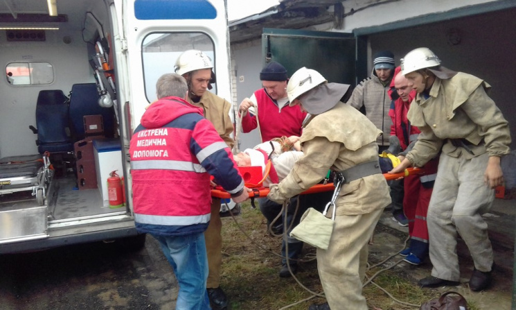 На Вінниччині рятувальники дістали з під…