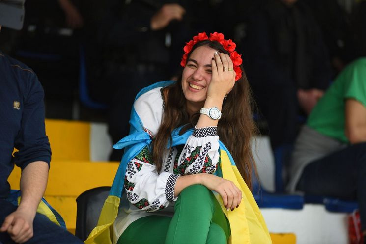 За лаштунками футболу, або Як українці ї…