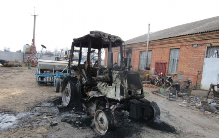 На Полтавщині фермеру вночі спалили три…