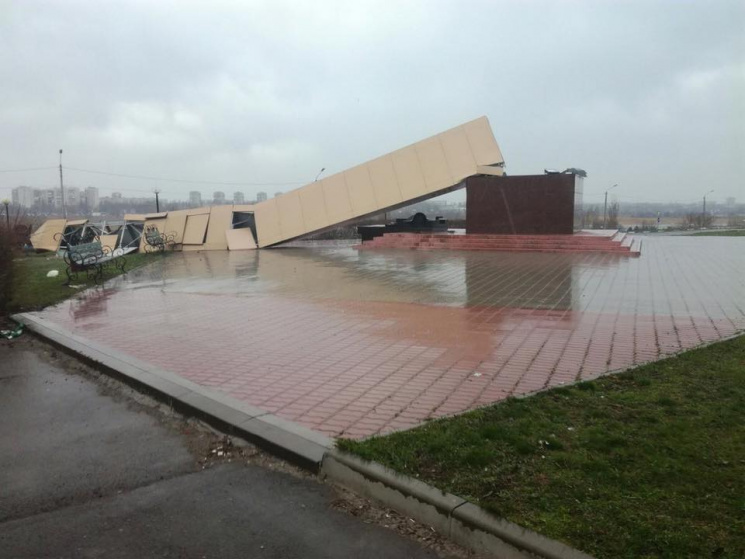 Під Ростовом завалився 25-метровий пам&#…