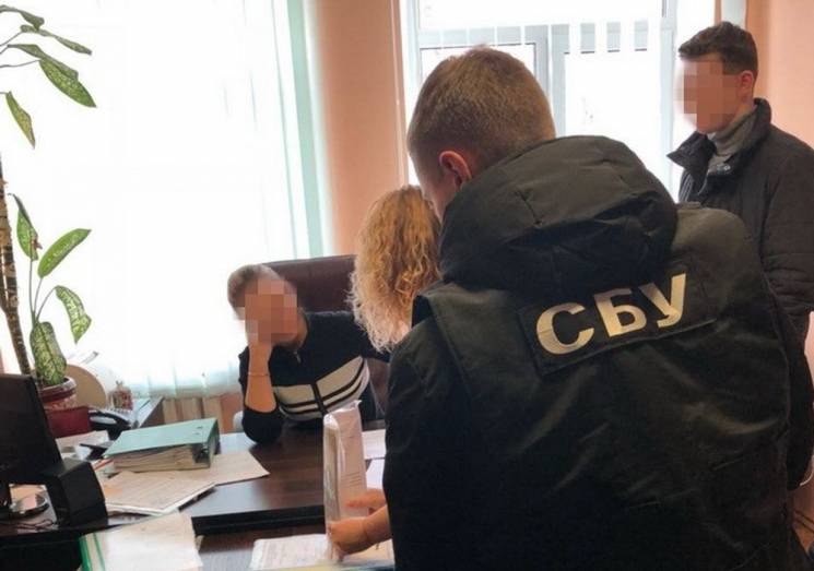 Задержанную на взятке чиновницу Винницко…