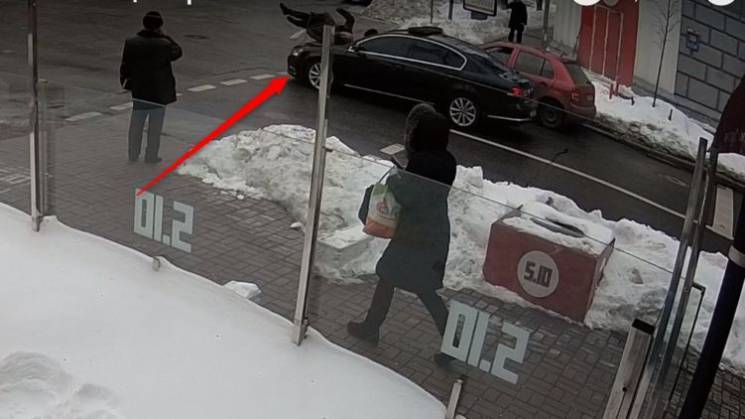 У центрі Києва кортеж Порошенка збив дід…