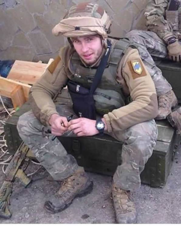 Боєць "Азова" помер від важкого пораненн…