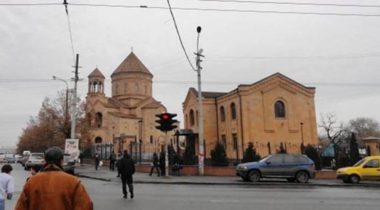 У Дніпро на відкриття вірменської церкви…