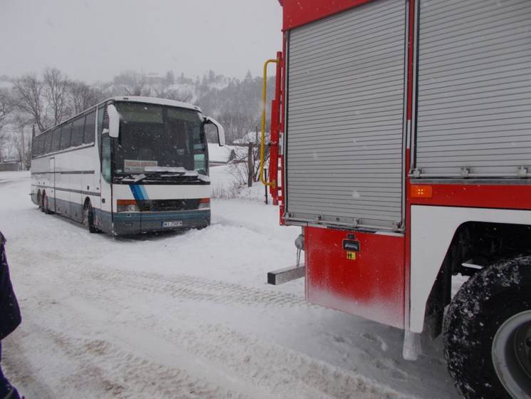Міжнародний автобус застряг на Тернопіль…