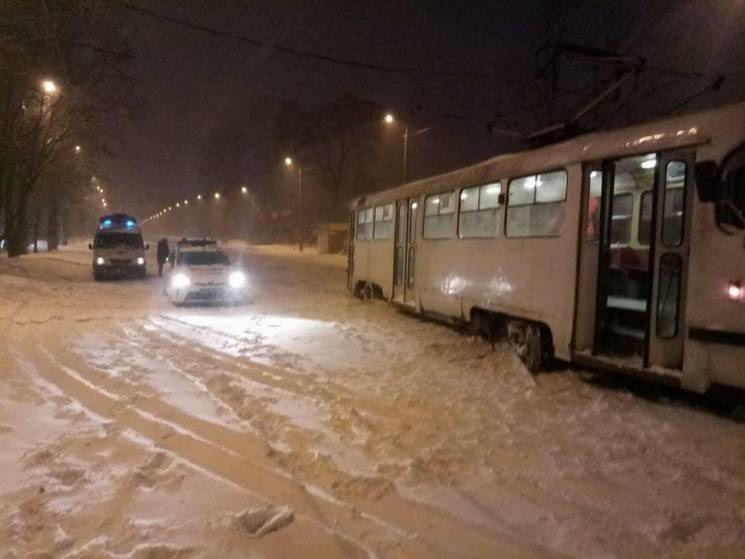 На Дніпропетровщині зі снігових заметів…
