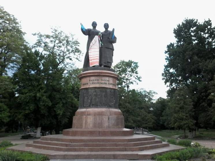 Скандальный памятник: Почему в Переяслав…