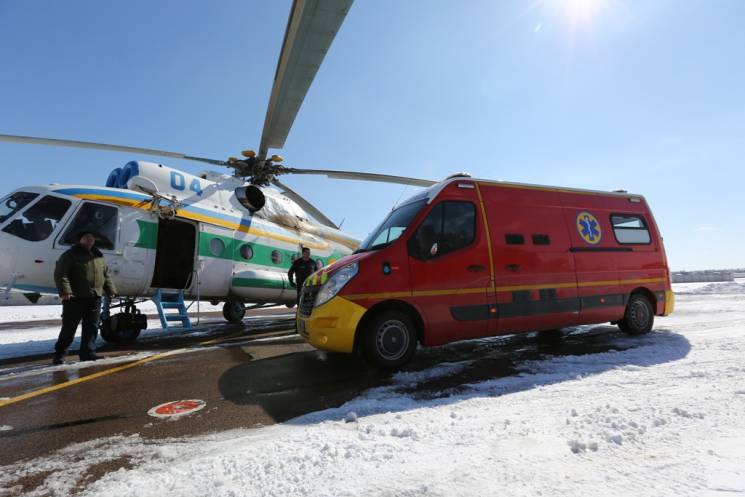 В Киев авиацией доставили двоих "тяжелых…