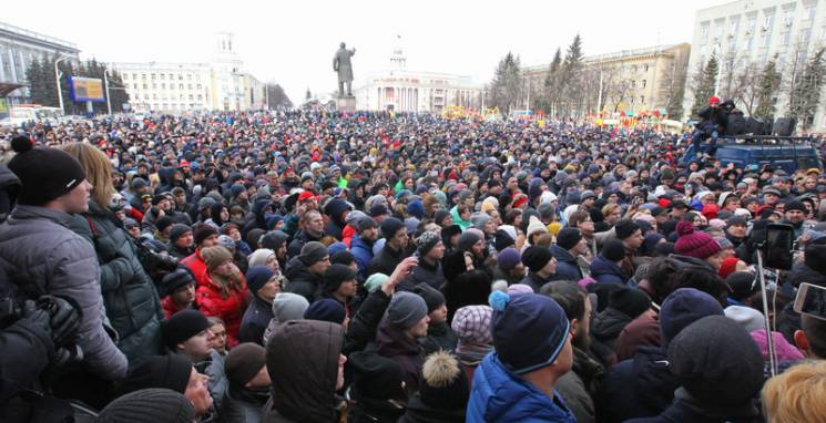 Видео дня: В Кемерово требуют отставки П…