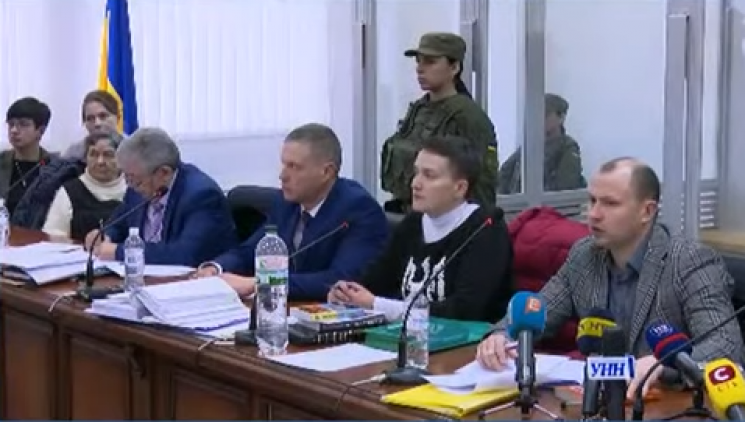 Савченко вывели из "аквариума" (ФОТО)…