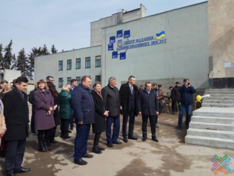Сучасний ЦНАП відкрили в Старосинявській…