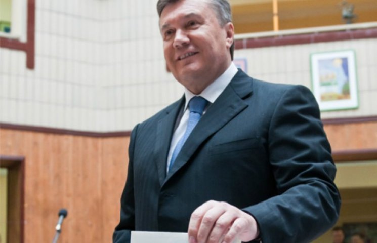 Янукович тоже проголосовал на выборах…