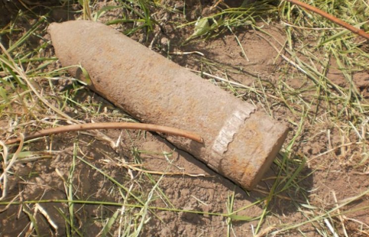 Біля залізниці на Сумщині знайшли артиле…