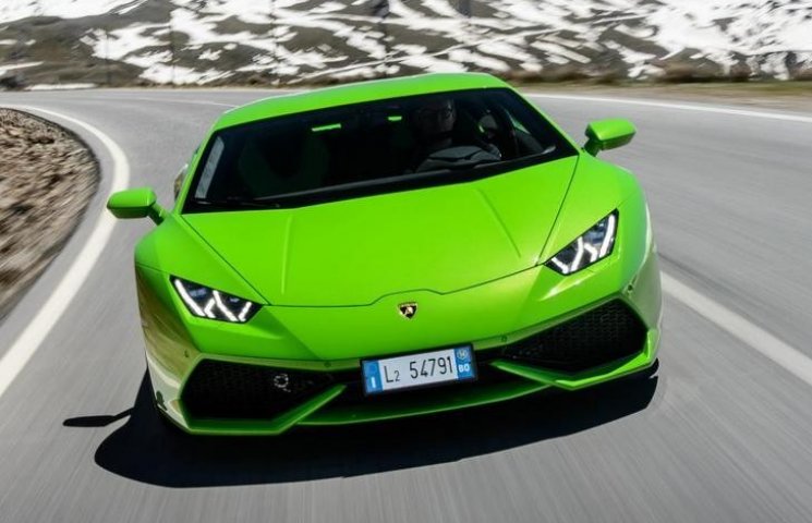 У Великобританії суперкар Lamborghini пе…