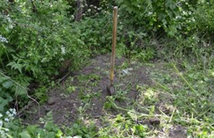 Вбив та закопав: на Миколаївщині знайшли…