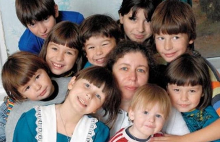 Де в Україні найбільше багатодітних мате…