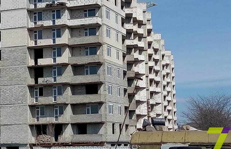 В Одессе инвесторы недостроенного жилого…