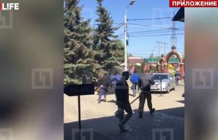 У Москві півтисячі людей влаштували бійк…