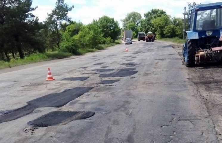 На Луганщине капитально ремонтируют доро…