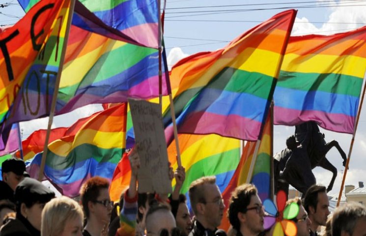 У Тюмені геї та лесбійки влаштували "рай…