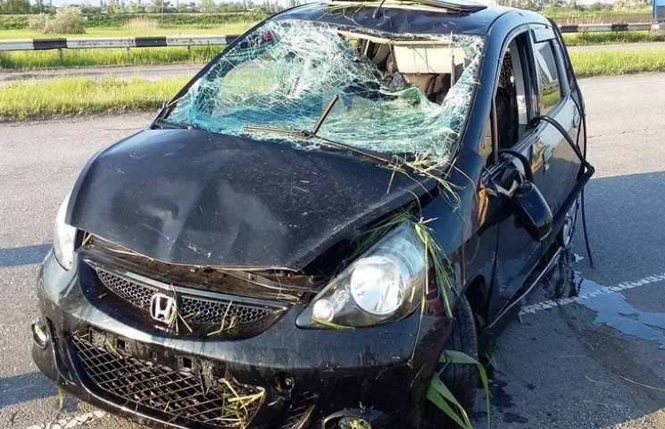 На Дніпропетровщині автівка впала з мост…