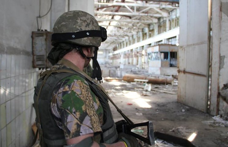 Ворог на Донбасі вночі посилив обстріли:…