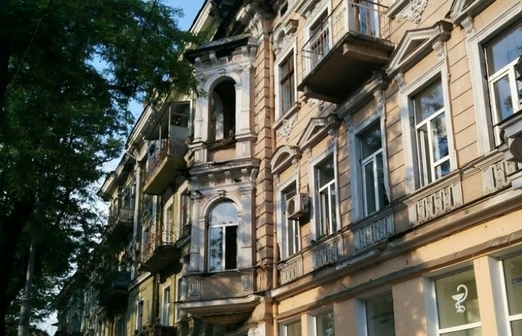 В Одессе на девочку упал кусок балкона…