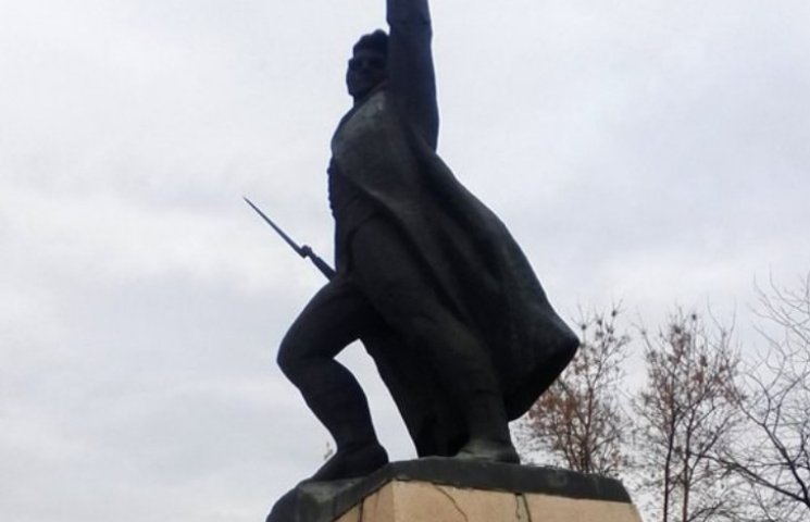 Мериков похлопочет против сноса памятник…
