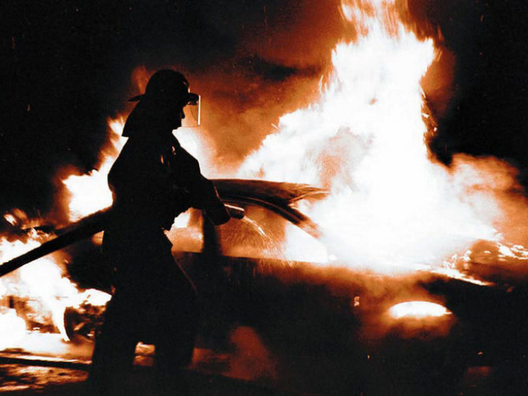 В Лубнах посреди улицы загорелась машина…