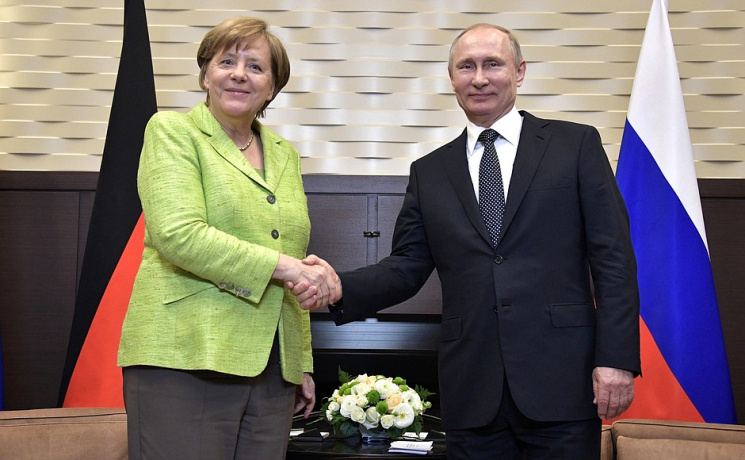 Почему встреча Меркель и Путина напомина…