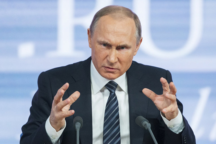 На казаков, критиковавших Путина, наложи…