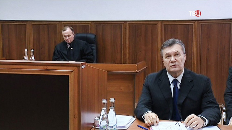 Суд зажадав побачити віртуального Януков…