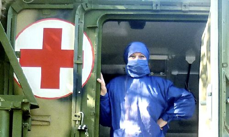 В Одесі студенти-медики склали військову…