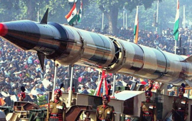 Как Индия запускала баллистическую ракет…