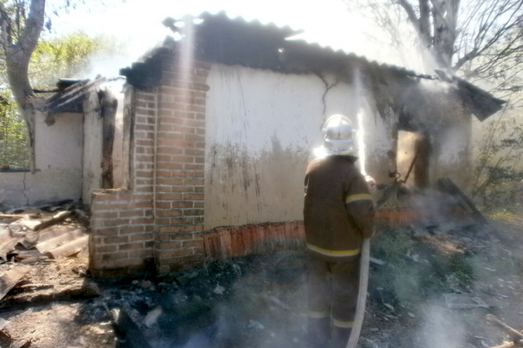 На Полтавщині чотири години гасили пожеж…