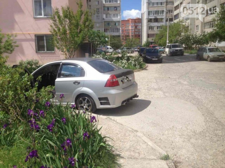 У Миколаєві водій автівки потрапив в ДТП…
