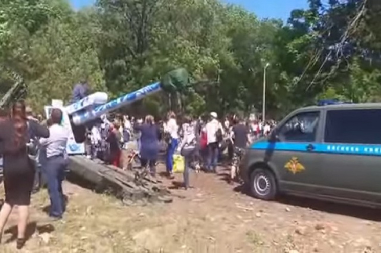 На Росії 3-тонна гаубиця у День Перемоги…